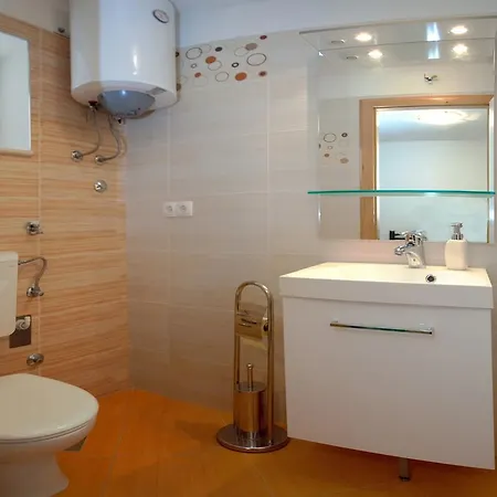 Rina Apartment Split
